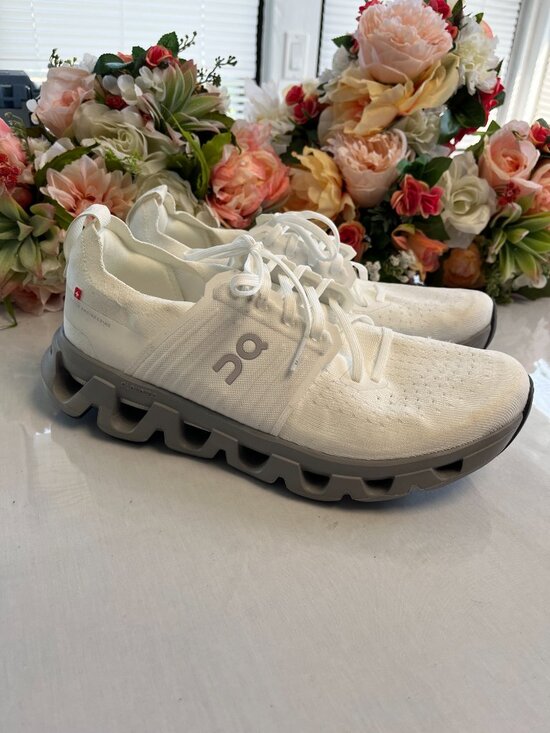 On Cloudswift 3 White Grey Men’s Running Shoes 11M Flawed main image 4